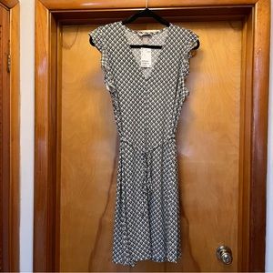 NWT V Neck Geometric Dress
